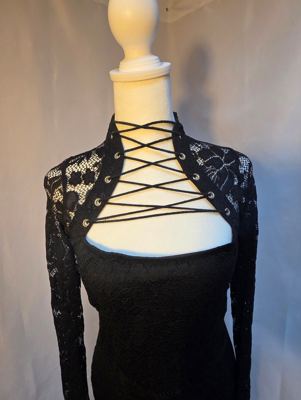 Vintage Lip Service Black Lace Goth Maxi Dress Lace-Up Front Bell Sleeve Size L - Picture 2 of 13